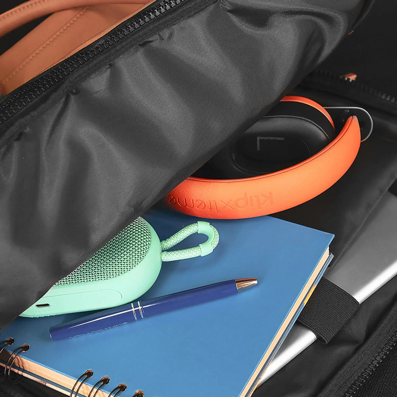Bolso Klip Xtreme KLB-850 para Portátil 13”, Poliéster, Asa de Mano, Diseñado para Portátiles - Imagen 3